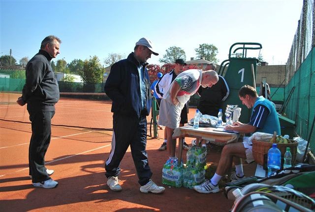 turniej - Bierun 2010 - kort klubowy - zdjecie_011